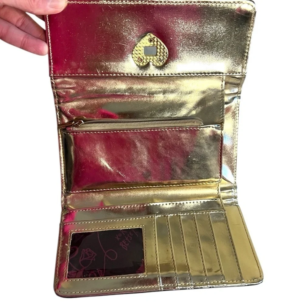Betsey Johnson Black Turnlock Wallet Hearts Trifold Black